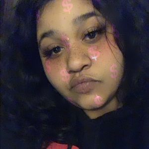 Meet your Posher, Christina